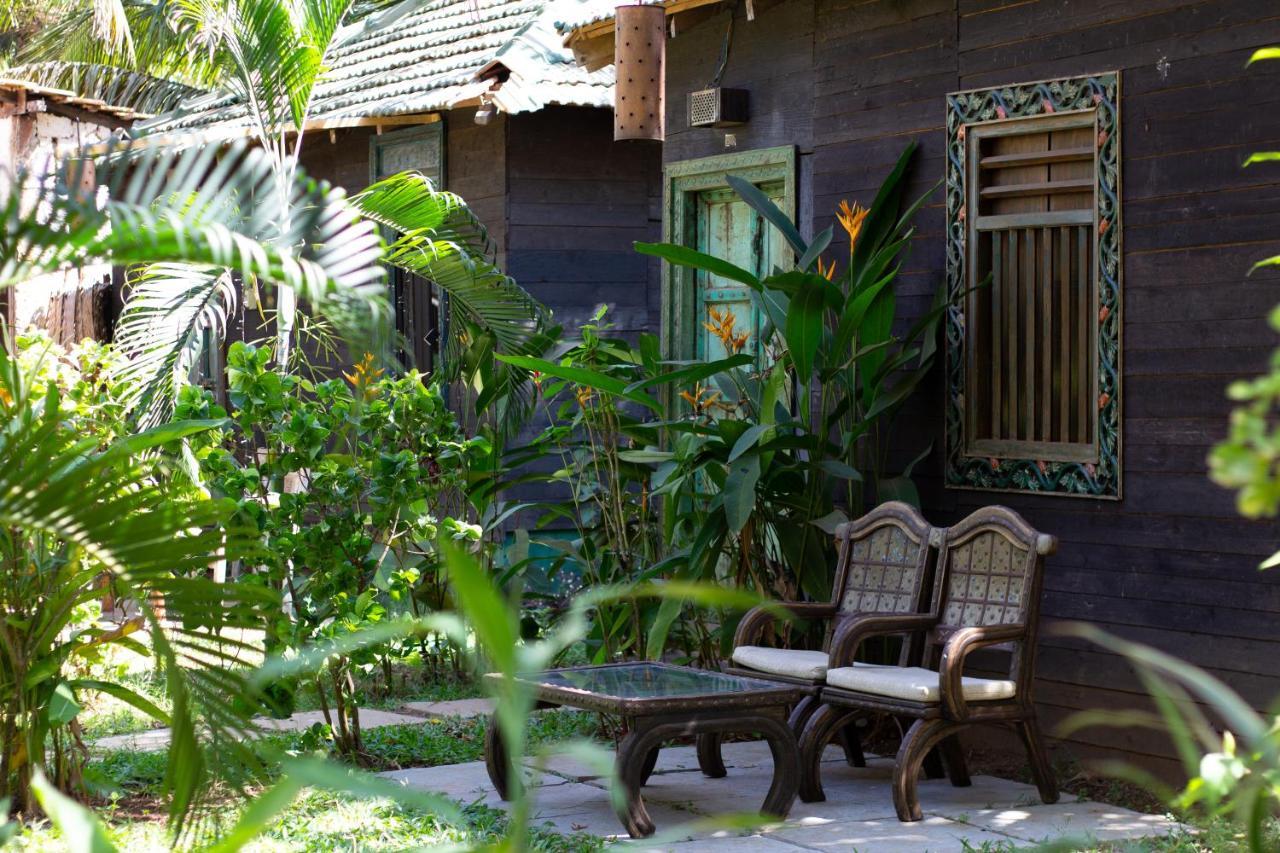 Leela Cottages Morjim Exterior photo